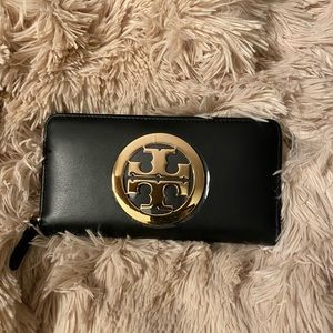 Tory Burch Charlie Continental ZIP Wallet